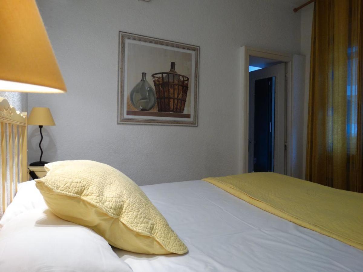 Logis Hotel Le Glacier Оранж Номер фото